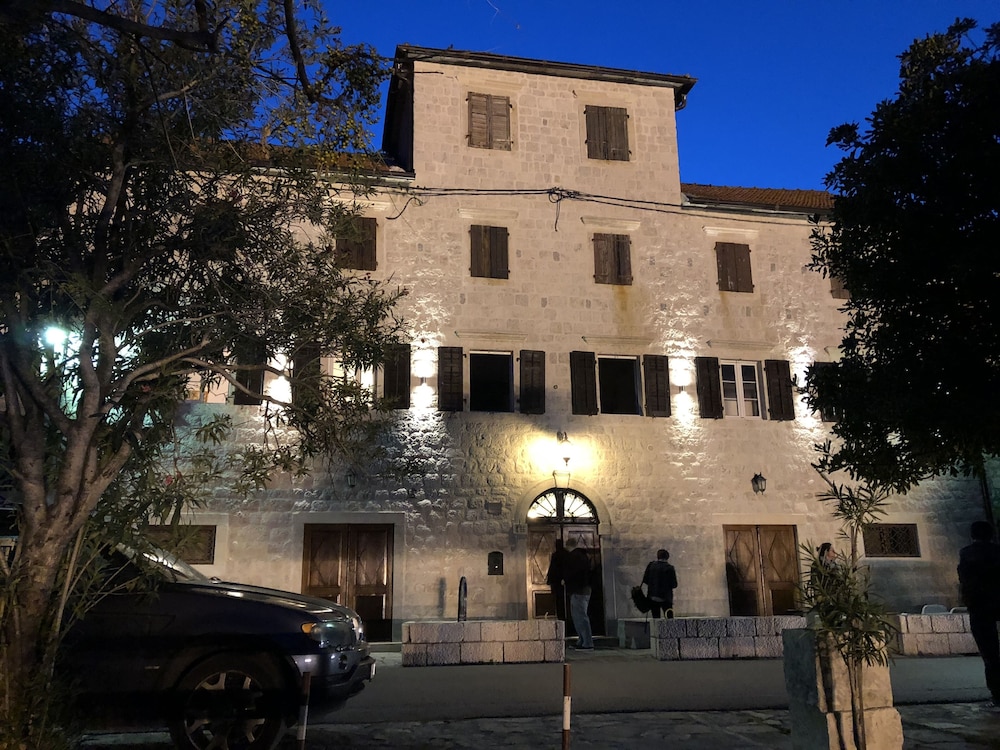 Villa Mariner