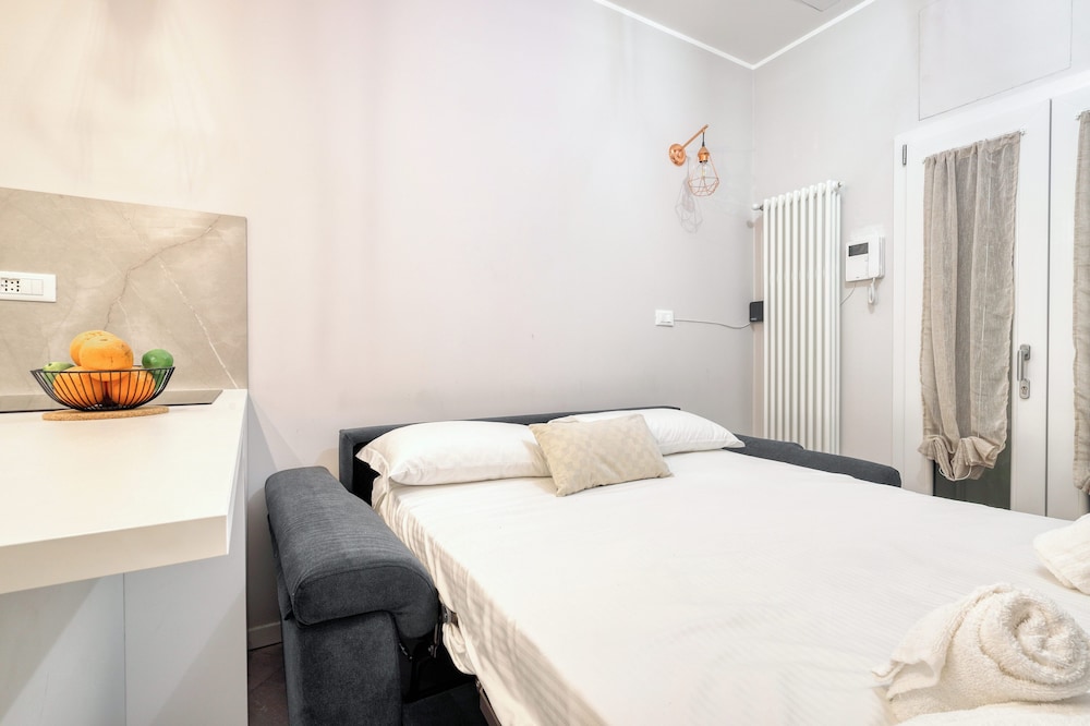 JOIVY Modern City Centre Flat