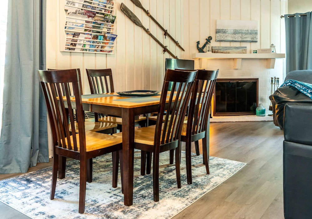 Cozy Condo at Interlaken! Stay & Play on Lake Como