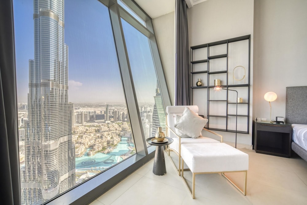 Contemporary Apt With Burj Khalifa View