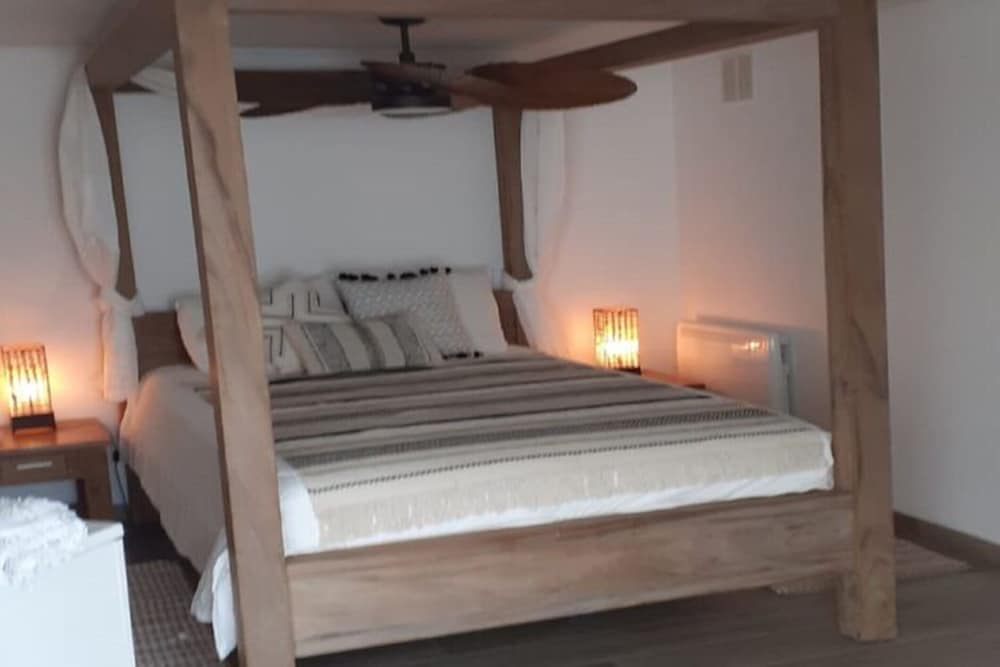 Holiday Home in Dordogne With Pool & Bubble Bath
