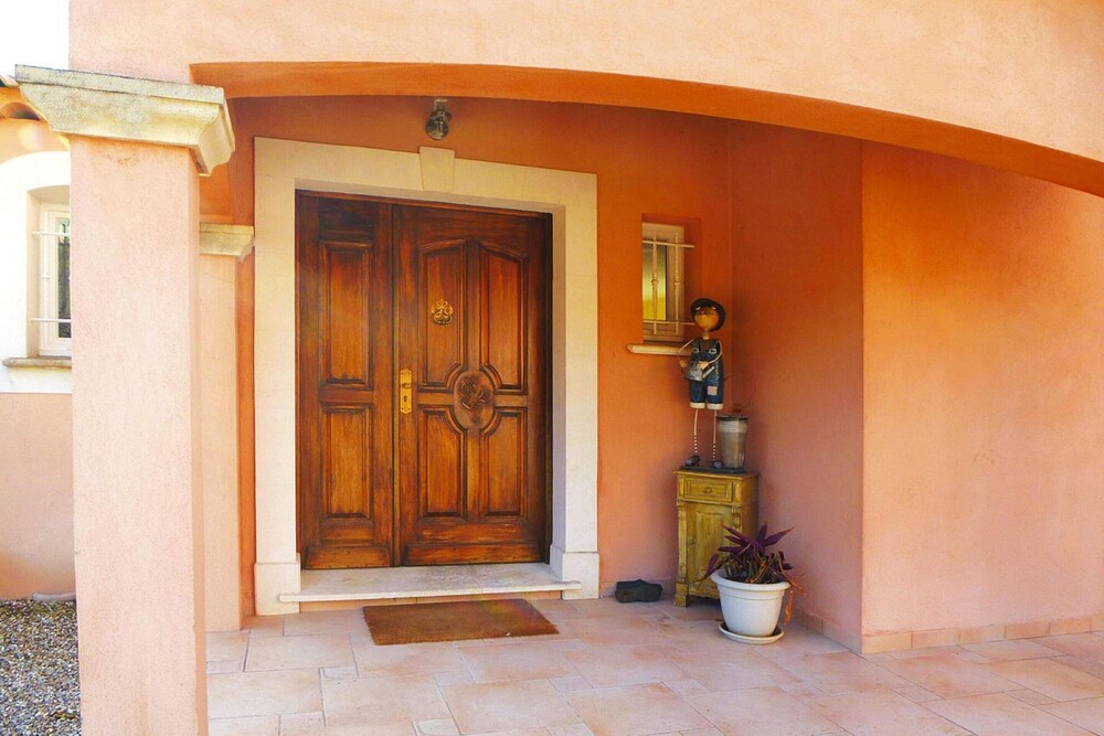 Premium Villa With Garden and Pool, Lambesc view 3