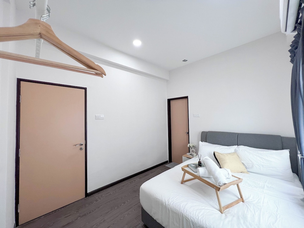 MH Maison by Manhattan Group