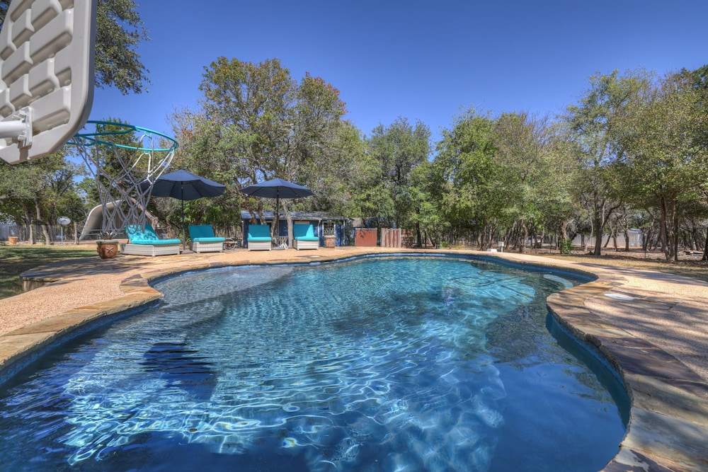Terracotta Oasis - Wimberley for 30 Guests