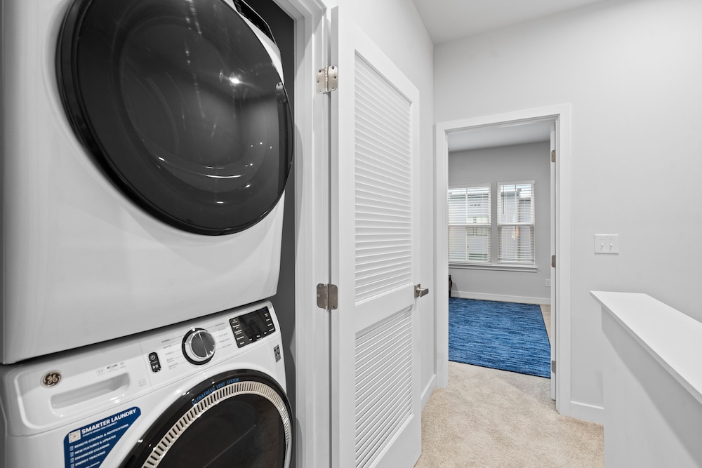 Luxe King 3BR Townhouse Uptown Charlotte