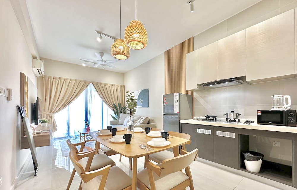 Country Garden Danga Bay Sea View Homestay by Stayrene