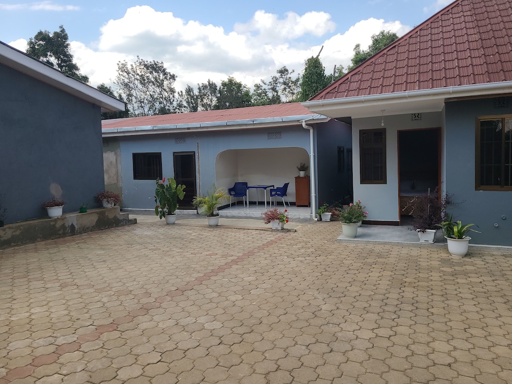 MEULY FAMILY LODGE
