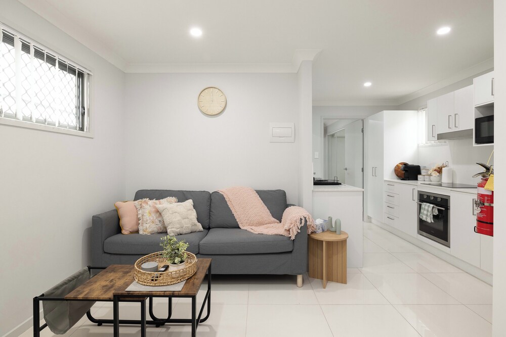 Smart Suites Self Check-in Apartments - 31A Freney