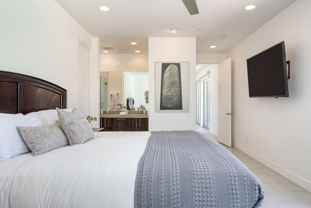 The Polo Villas by AvantStay – Modern Oasis Near Empire Polo Club