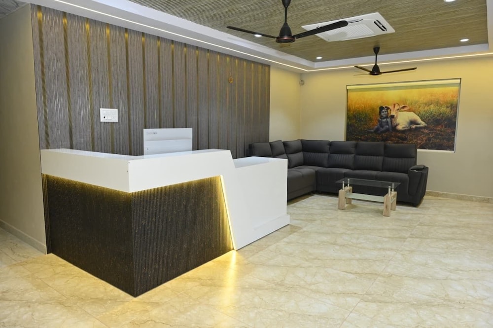 Anand Vihar Hotel