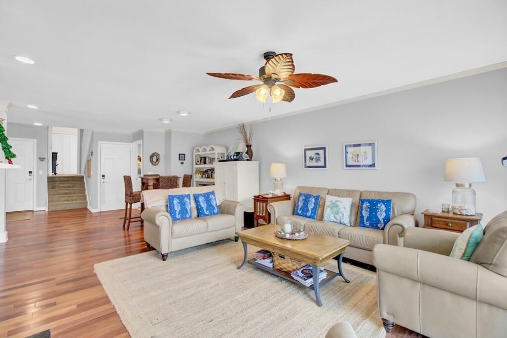 Racquet Club 35 by Wild Dunes, in Resort Core