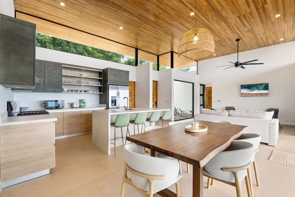 Mountainside Home with Modern Design, Sweeping Ocean Views & Private Swimming Pool