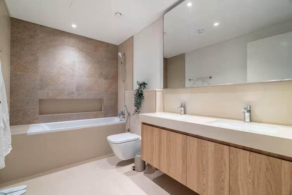 Rove Haven Crown 4BR Burj Dubai Mall