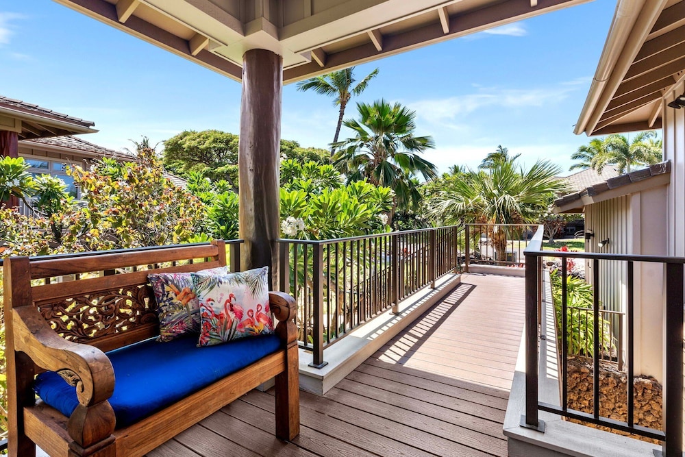 Private Beach Access Includes Concierge Outdoor Spacious Lanai!