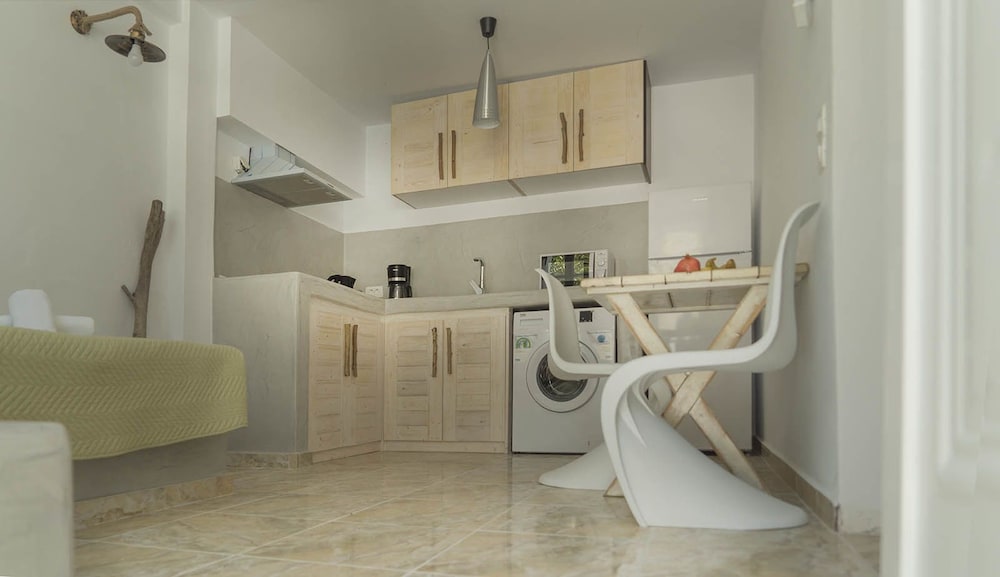 Loukas & Emma Eco Houses