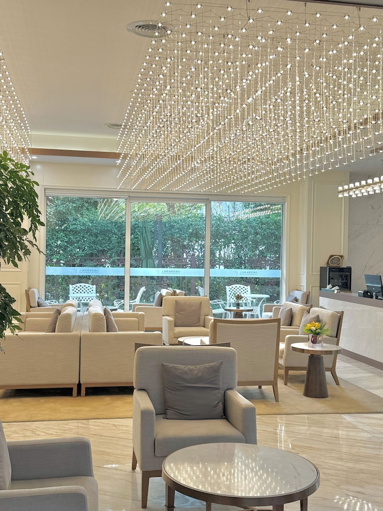 NARADA RESORT SHANGHAI HOTEL Disney Store