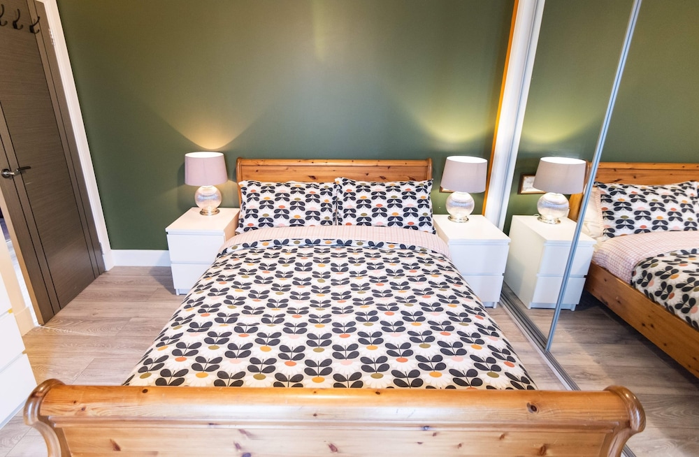 Stunningly Refurbished 1 bed Home on the N/e Coast view 2