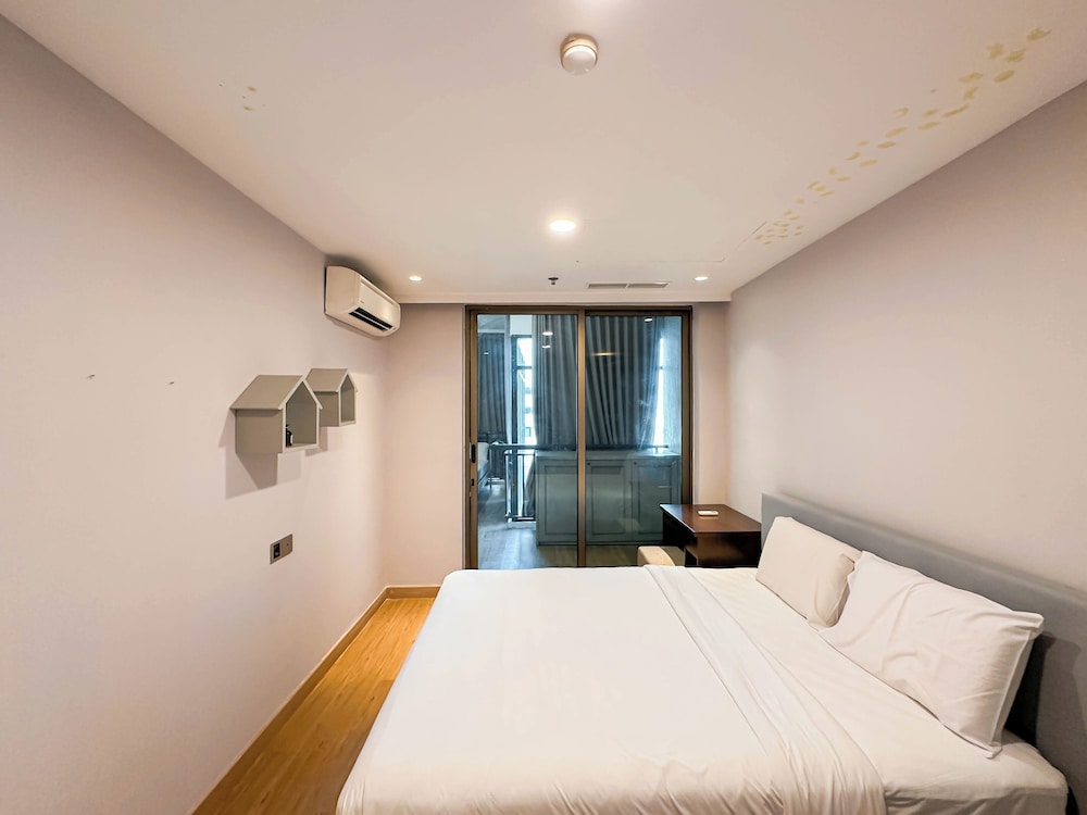 Spacious And Strategic Location 3Br At Kondominium Regensi Apartment