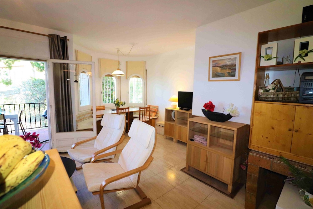 Apartment in Roses Near Sandy Beach