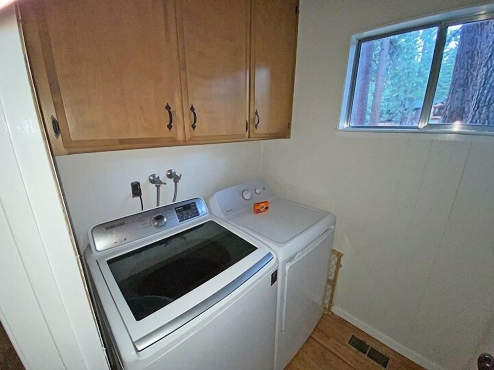 2708 Springwood Drive 2 Bedroom Cabin