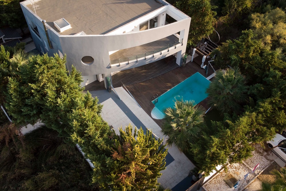 Villa BOND with Private Swimming Pool view 3