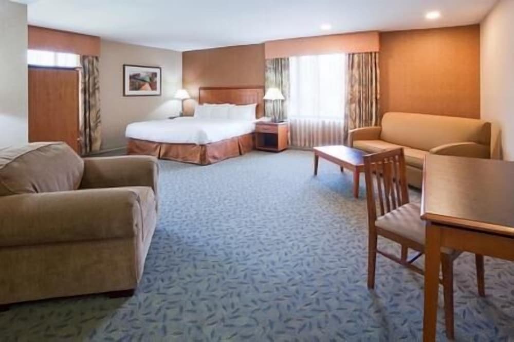 Milwaukee Vacations - Hampton Inn Glendale Milwaukee, WI - Property Image 6