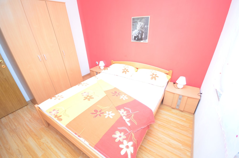Apartments Brandis view 3
