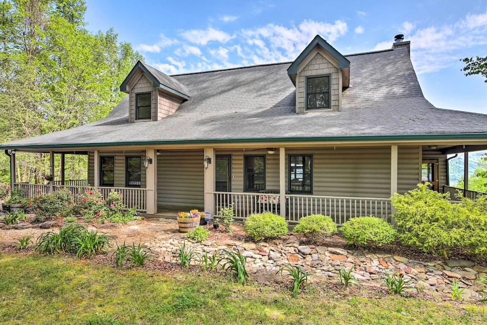 Hiawassee Getaway w/ Deck, Mountain & Lake Views! view 5