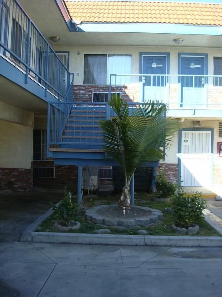 Scottish Inns Long Beach
