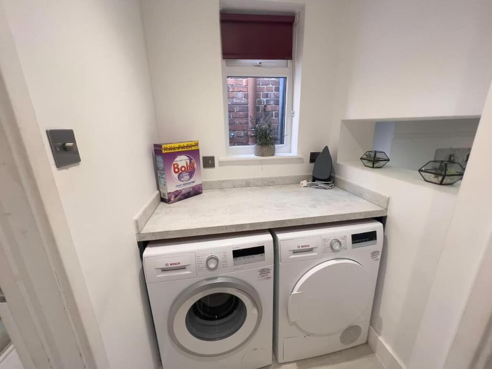 Apartmentsleeps8-wifi-famillyfriendly-citycentre