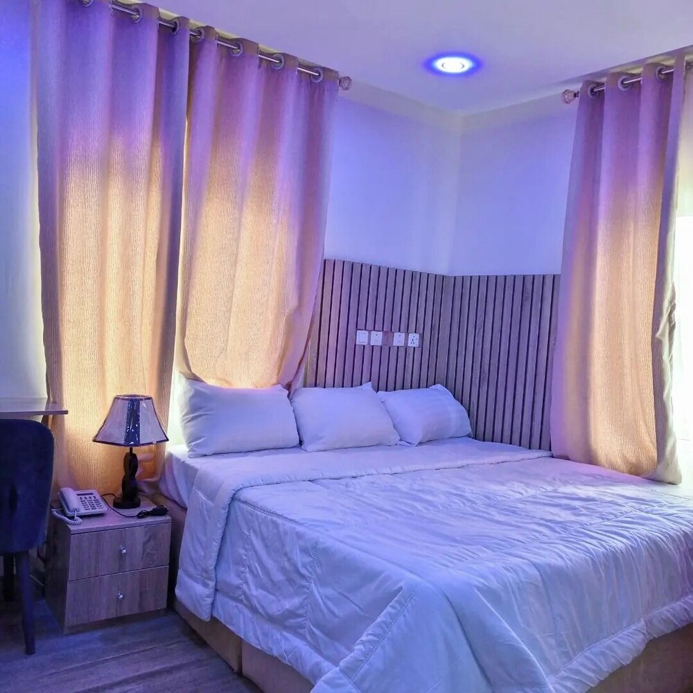 Bott Apartment