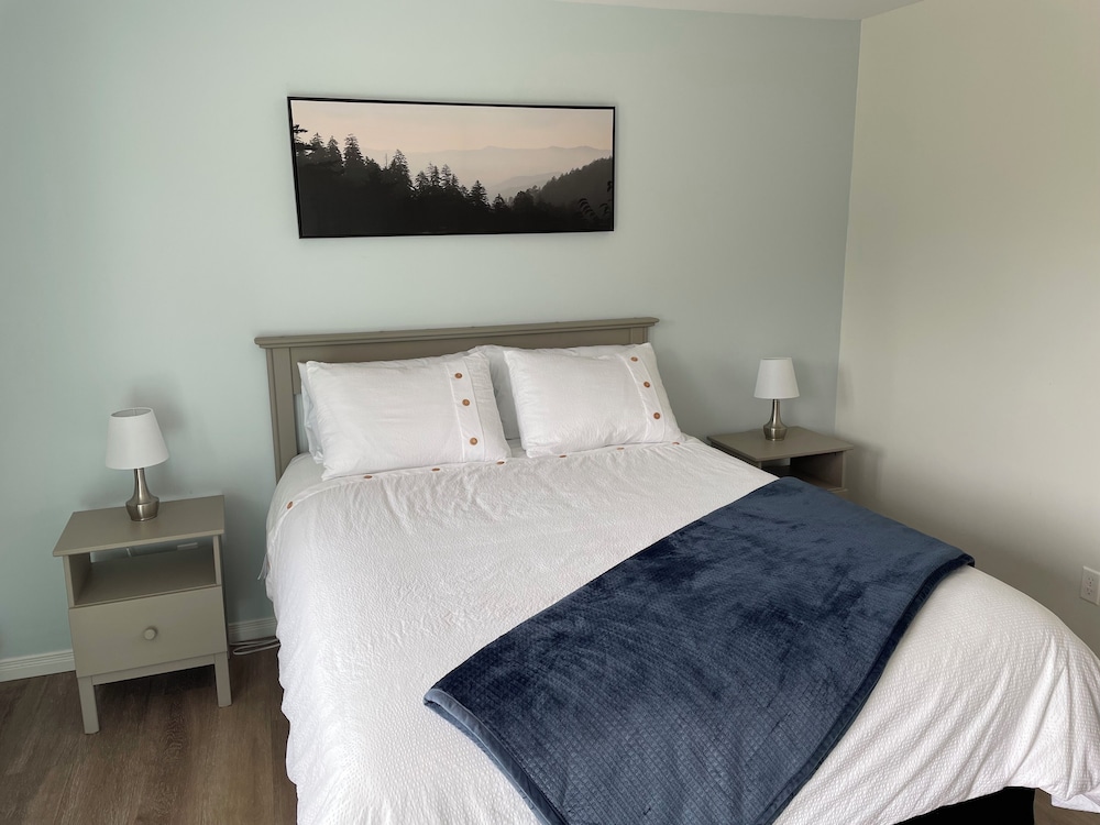 Buoy & Arrow Restaurant and Suites
