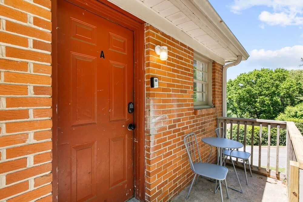 Broadmoor Bungalow - Both Units