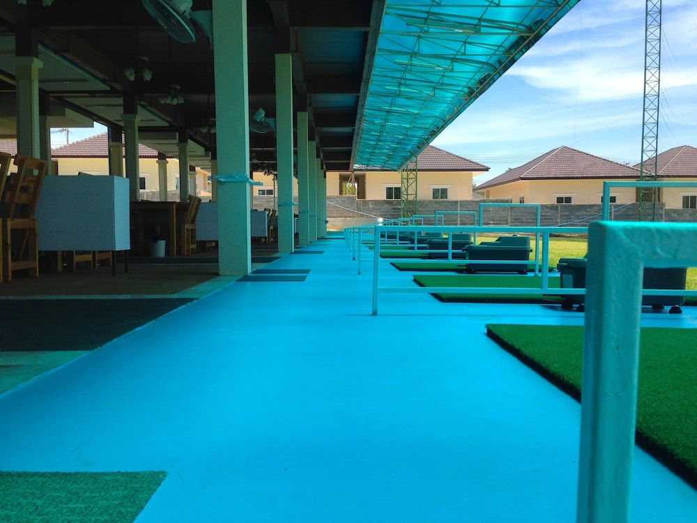 Suwan Driving Range and Resort