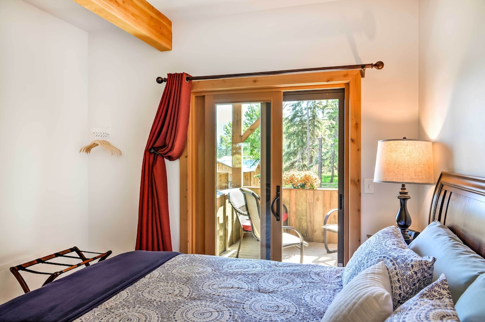 Columbia Falls Vacation Rental: 10 Mi to Whitefish view 5