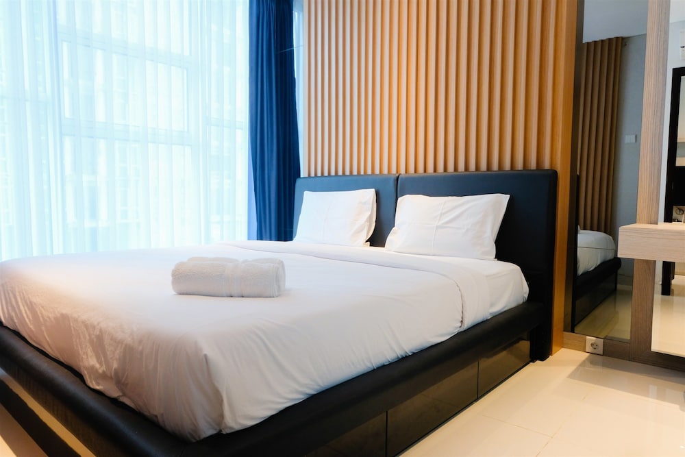 Chic 1BR Brooklyn Apartment near IKEA Alam Sutera view 2