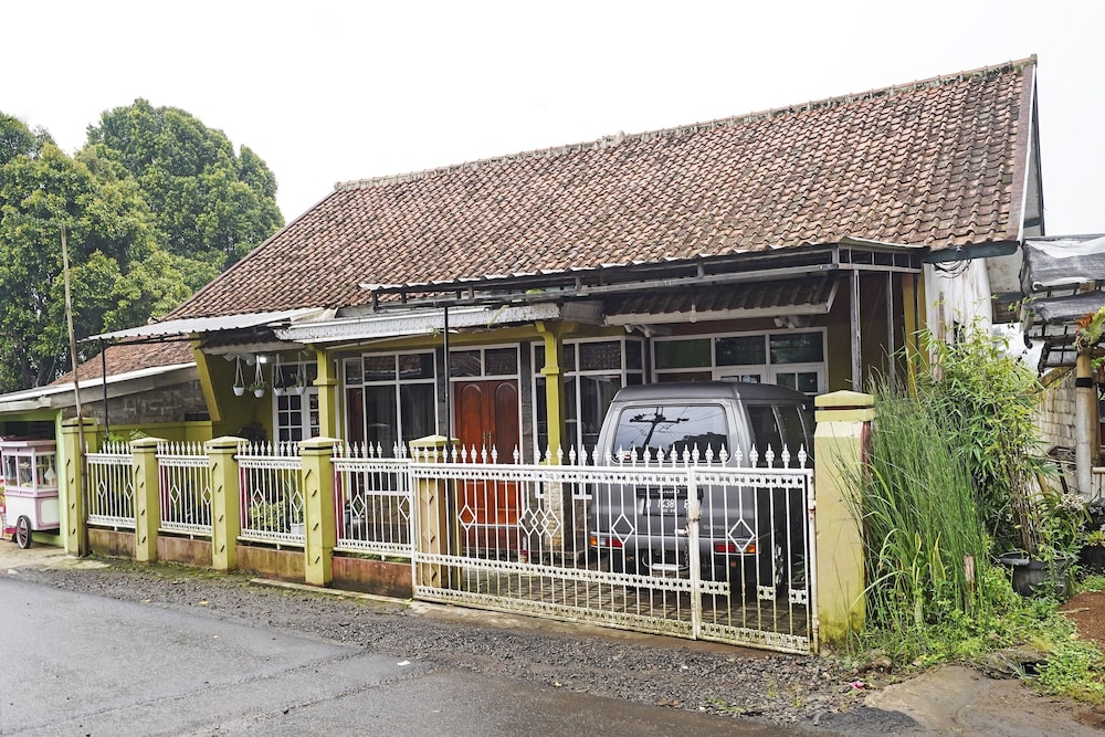 Hotel O Eco Tourism Desa Cipada Bukit Senyum Homestay Syariah view 4
