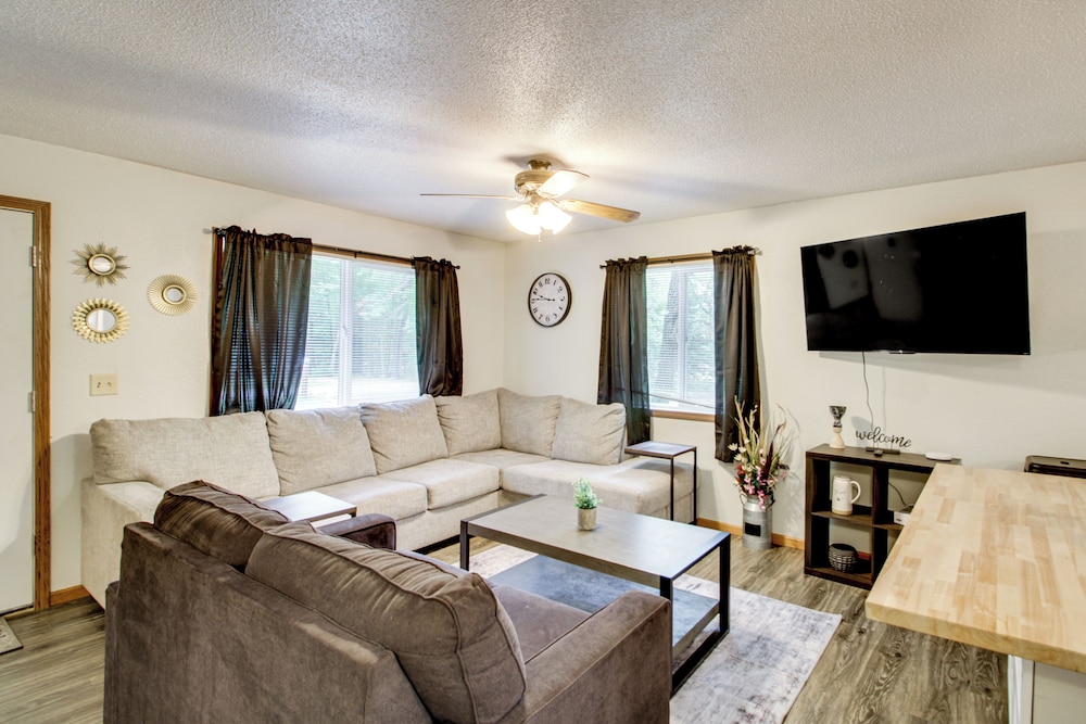 Near Lakes: Updated Family Home w/ Deck in Cushing