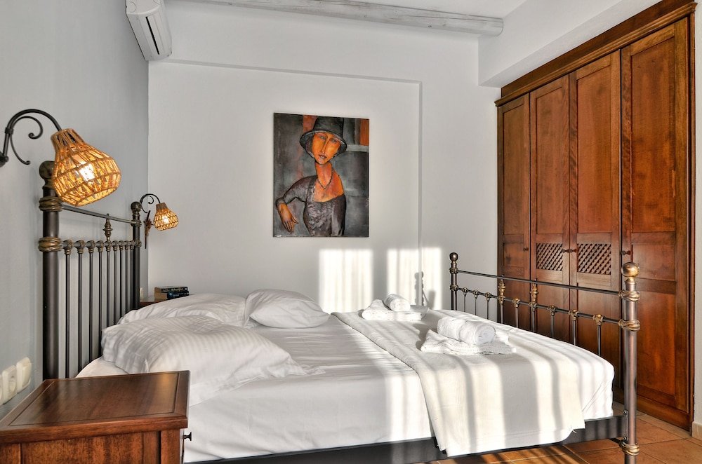 Niriides Apartments photo 4