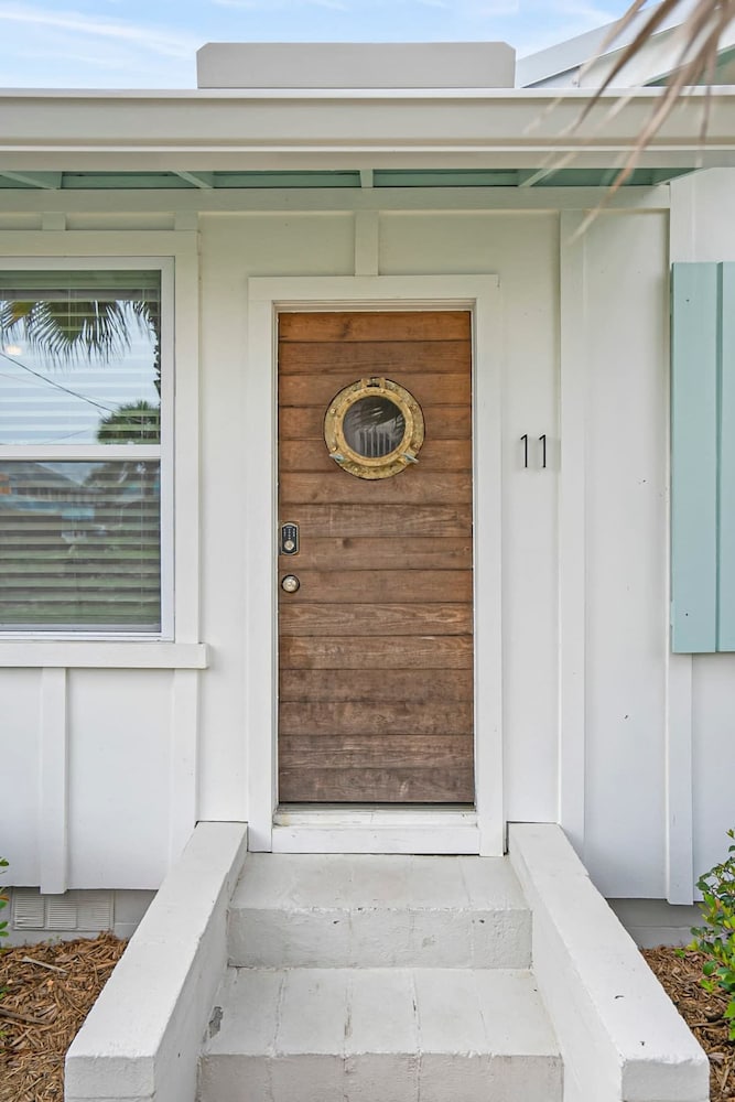 Mariners Cottage Steps to Sand Sparkling Pool