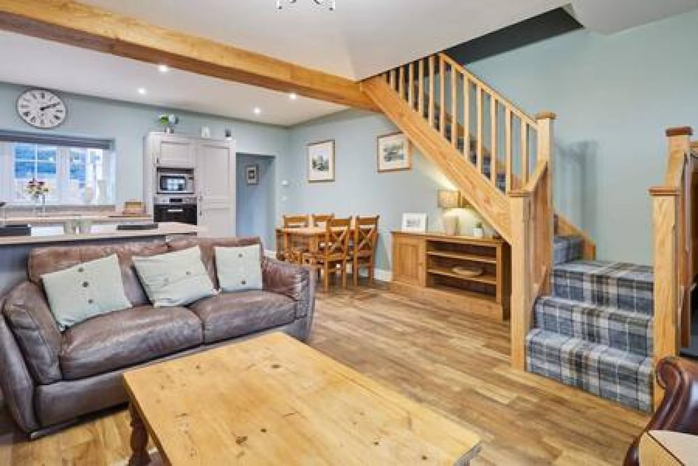 Host Stay Butterfly Cottage view 4