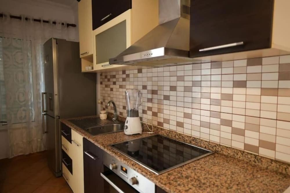 Tirent Apartment -Cozy 1-Bedroom Stay at Shkëmbi i Kavajës 2