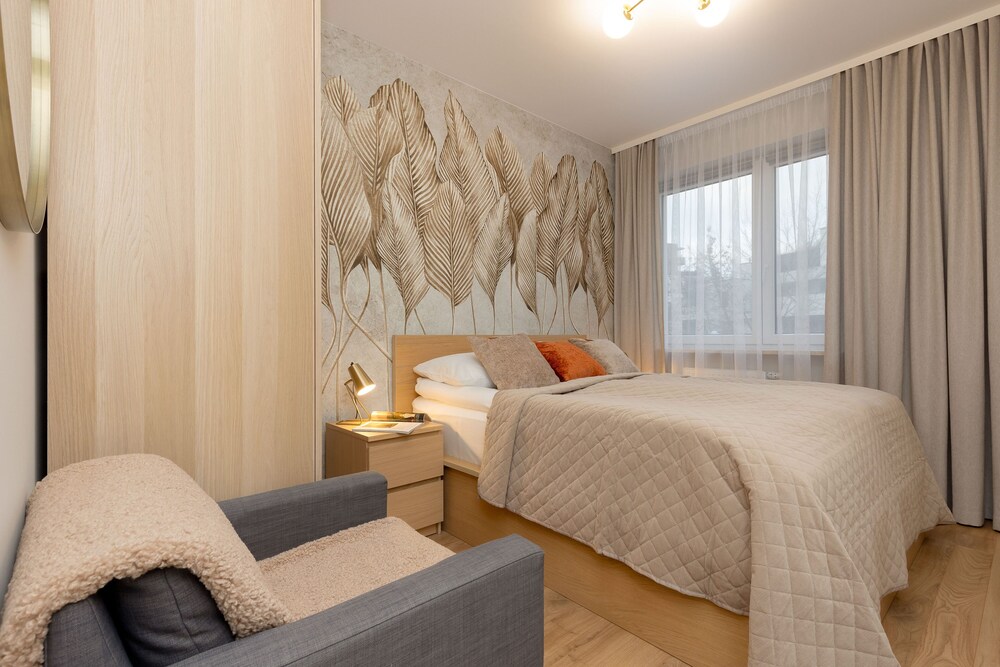 Spacious Apartment in Warsaw by Renters view 3