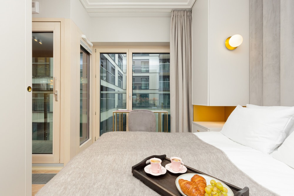 Mennica Morganit by Renters Prestige