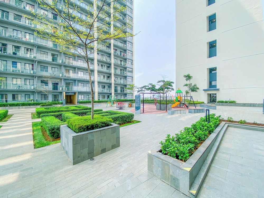Studio Room Near Kalideres Station At Daan Mogot City Apartment