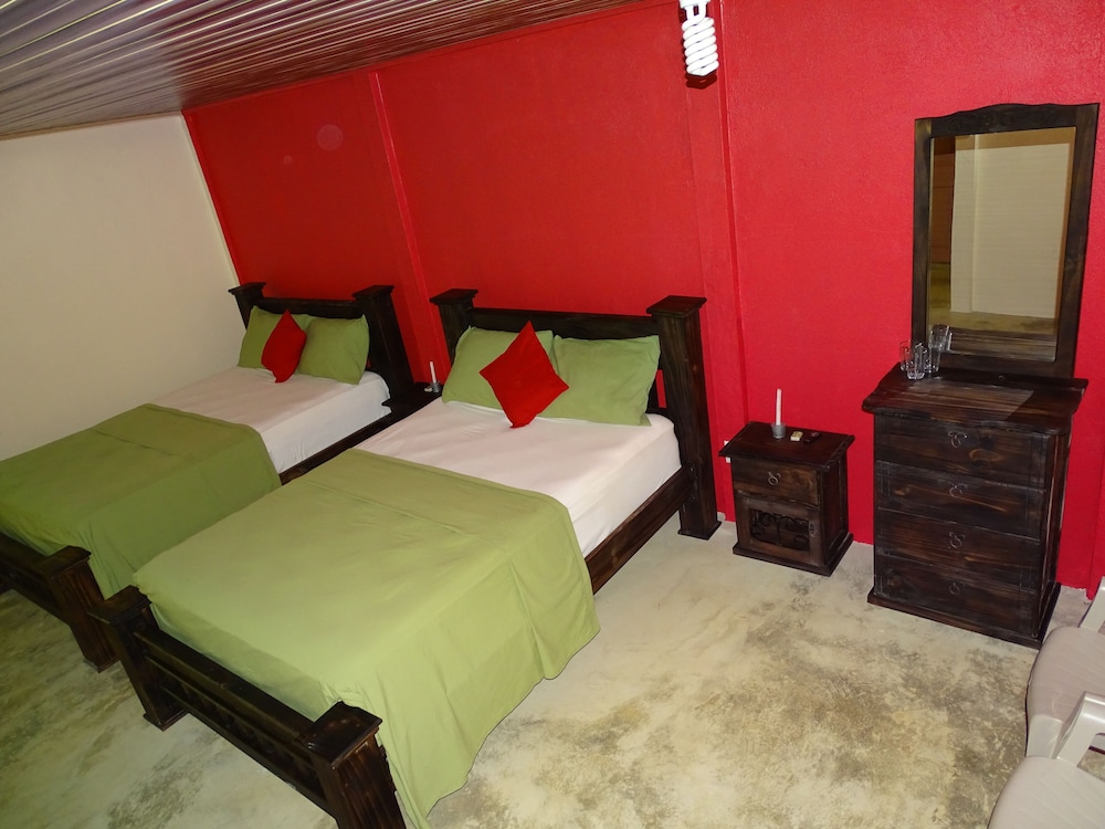 Osa Tucan Drake view 4