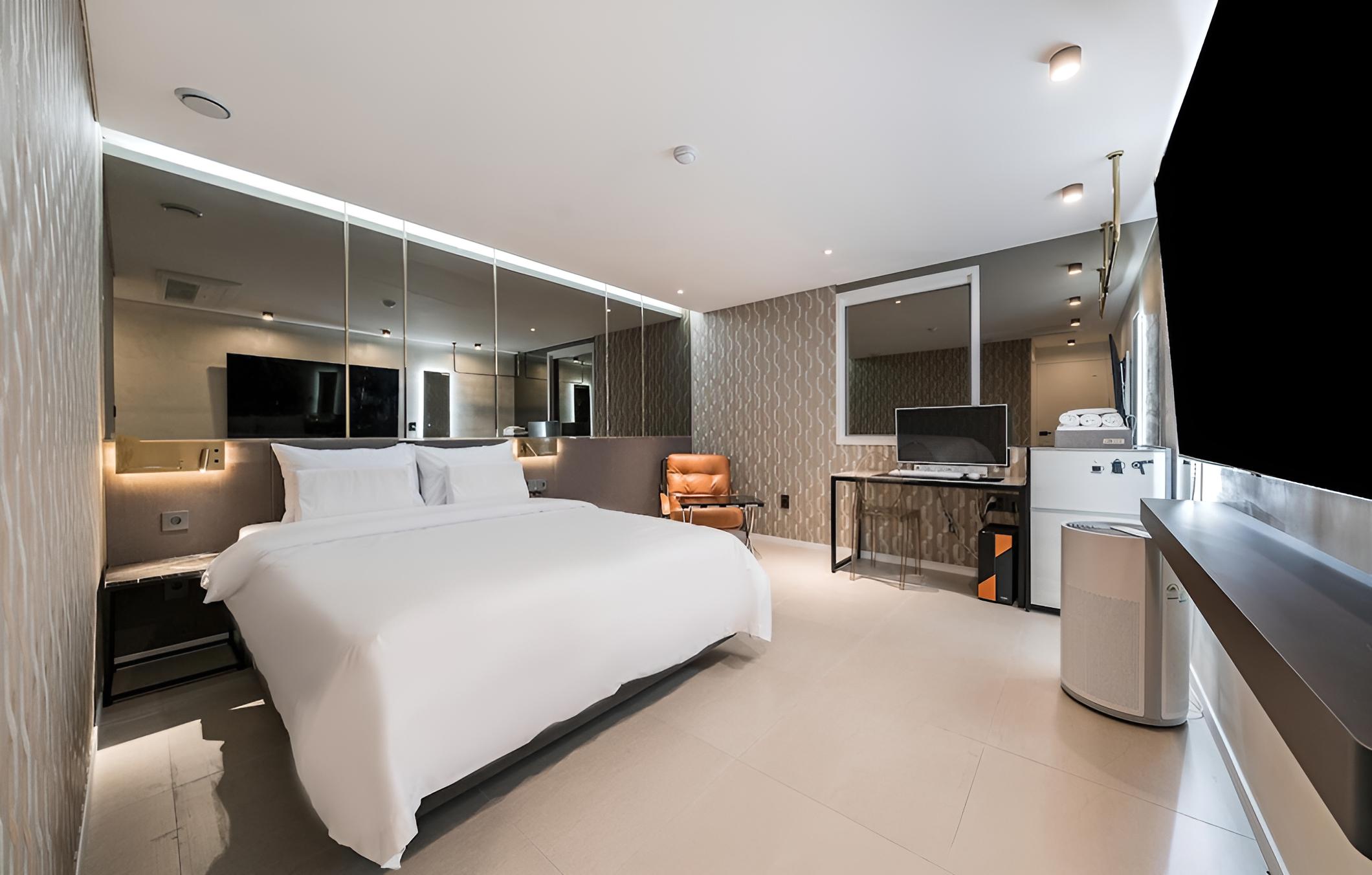 Seocho JS Hotel view 5