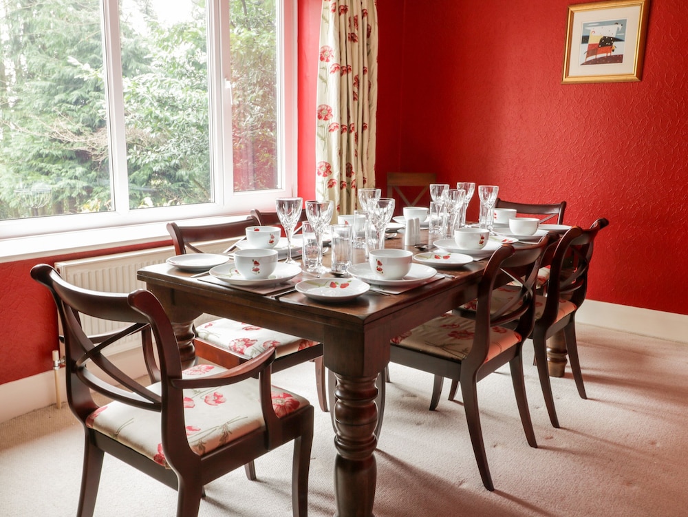 Raincliffe Manor