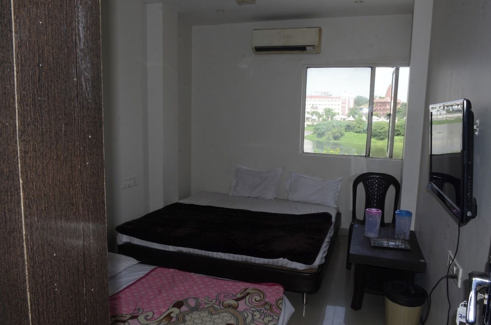 Hotel Shree Lok