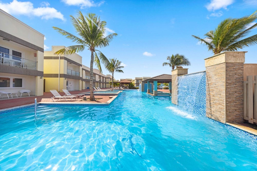 Charming 1br1ba Condo Steps From Eagle Beach